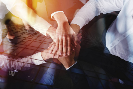 华扬联众